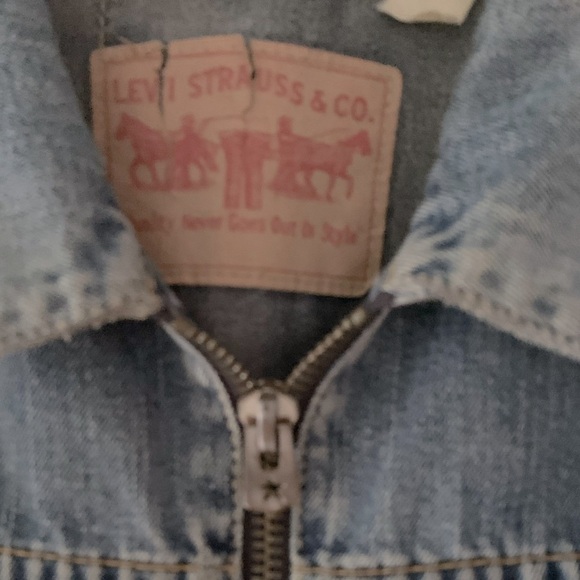 Vintage  Y2K Levi’s jean jkt with knit cuffs and waist zip front size S - Picture 4 of 9